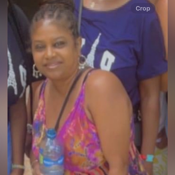 LIVE LISTING! 🎊🎉 LIKE THIS LISTING TO KNOW WHEN I’M GOING LIVE! 🔥THANKS - Picture 3 of 4